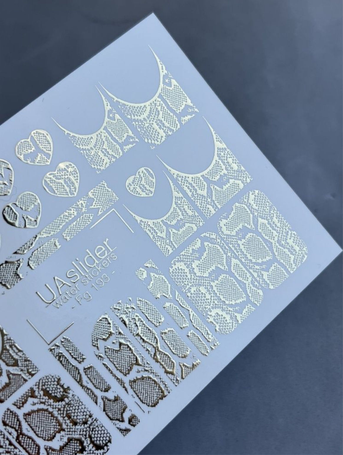 Slider-Design Fg 193 | Wasser-Decals für Nägel | Animal-Print mit Goldfolie & French-Herzen