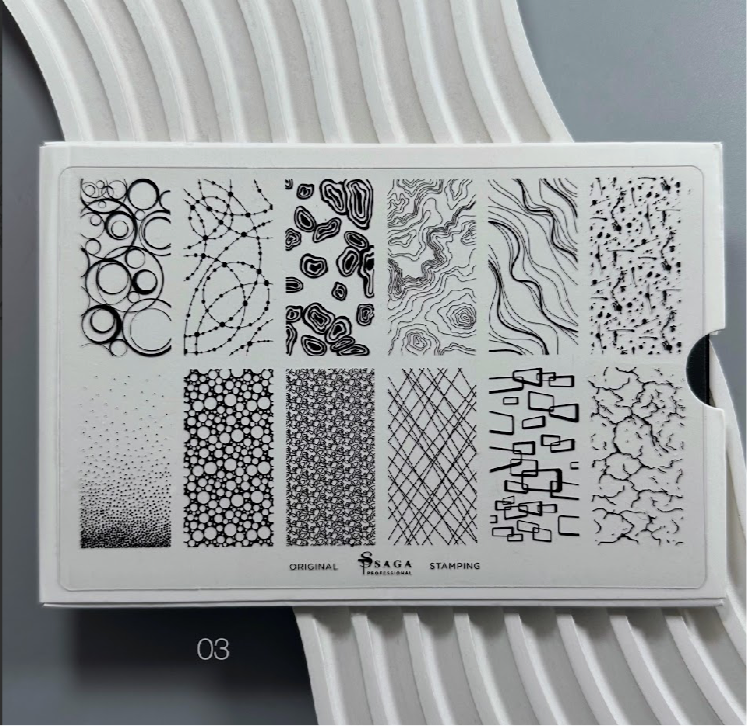 SAGA PROFESSIONAL Stamping-Schablone 03
Schnell. Kreativ. Makellos.
Dein Schlüssel zu professionellem Nailart – auch ohne Vorkenntnisse!