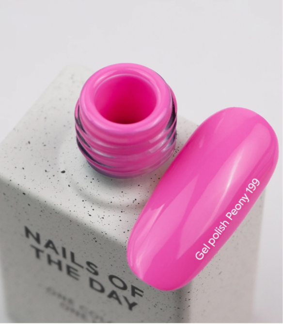 NAILSOFTHEDAY Gel Polish Peony – Warmes, kräftiges Rosé, 10 ml