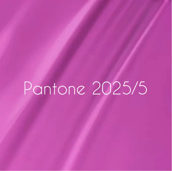 NAILSOFTHEDAY Let’s Special Pantone2025/5
Lavendel-Rosa, 10 ml
Ein sanfter, romantischer Ton, der jedes Outfit veredelt!
