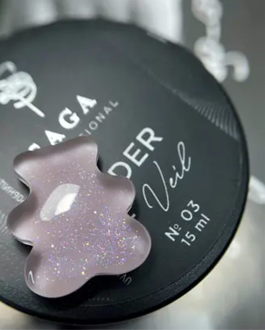 SAGA Professional Builder Gel Veil №03 – 15 ml
Fein schimmernder Aufbaugel für elegante Looks