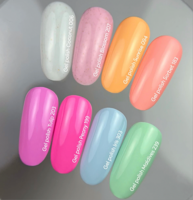 NAILSOFTHEDAY Gel Polish Coconut – Milchweiß mit Goldflakes, 10 ml