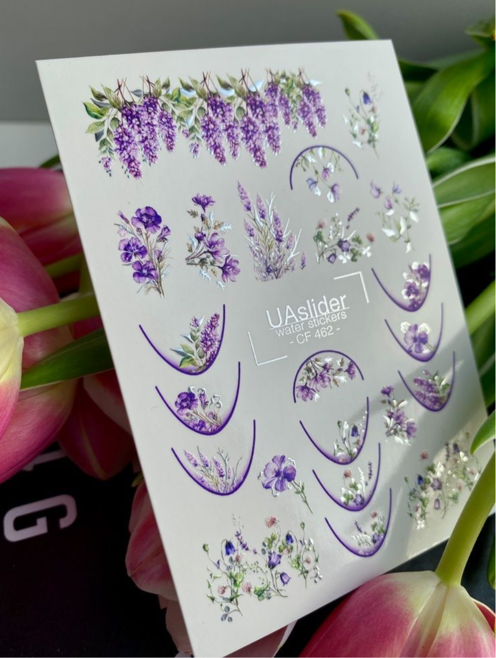 Color and Foil 462 – Lila Blumen mit zarten Akzenten