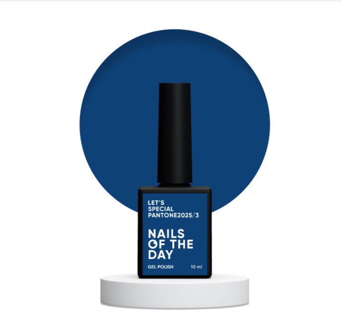 NAILSOFTHEDAY Let’s Special Pantone2025/3
Tiefes Dunkelblau, 10 ml
Ein edler Farbton für einen luxuriösen Look!