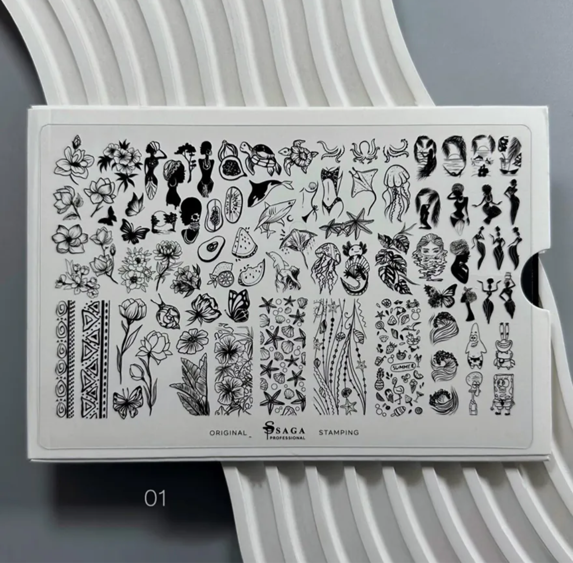 SAGA PROFESSIONAL Stamping-Schablone 01
Schnell. Kreativ. Makellos.
Dein Schlüssel zu professionellem Nailart – auch ohne Vorkenntnisse!