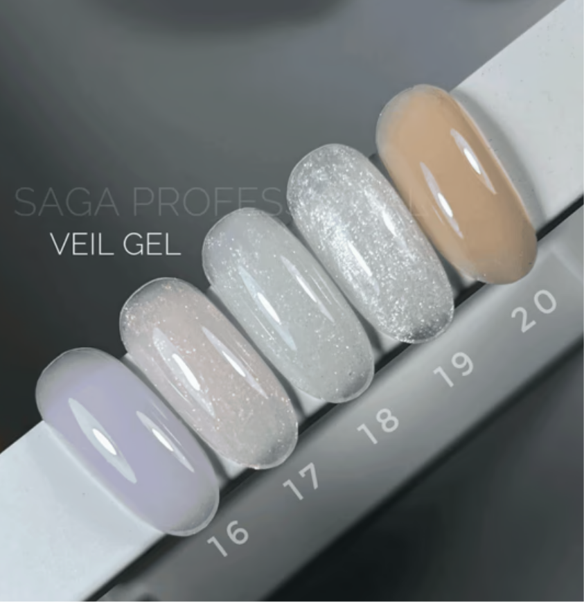 Saga Builder Veil Gel №18 – 15 ml
Milky mit Glitzer – für einen Hauch von Sternenstaub