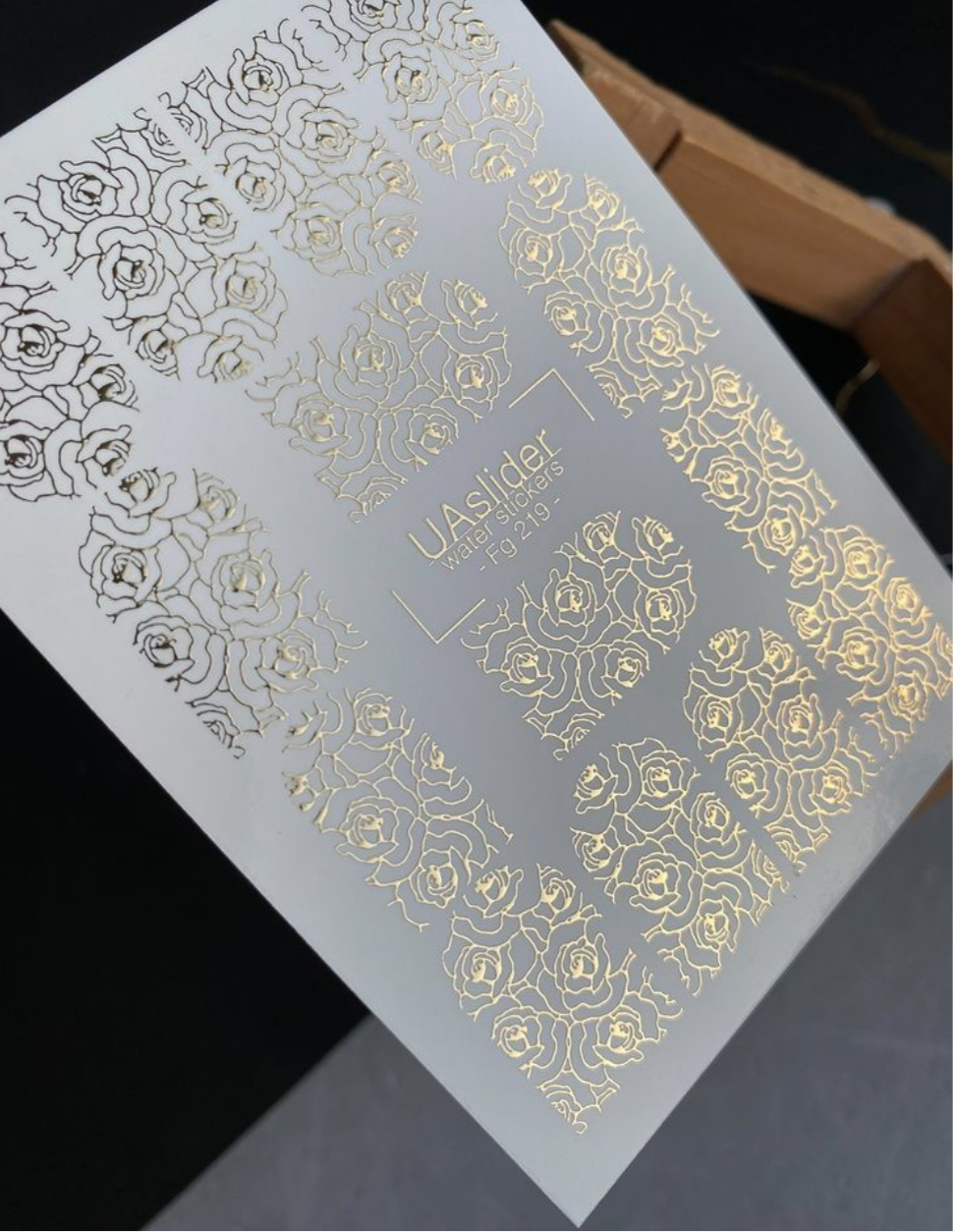 Slider-Design Fg 219 | Wasser-Decals für Nägel | Rosenmuster mit Goldfolie