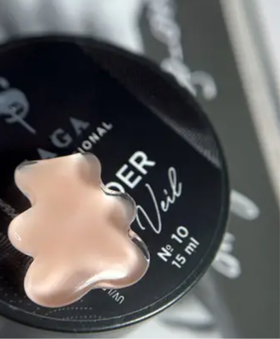 Saga Builder Veil Gel №10 – 15 ml
Karamellfarbener Aufbaugel mit Wow-Effekt