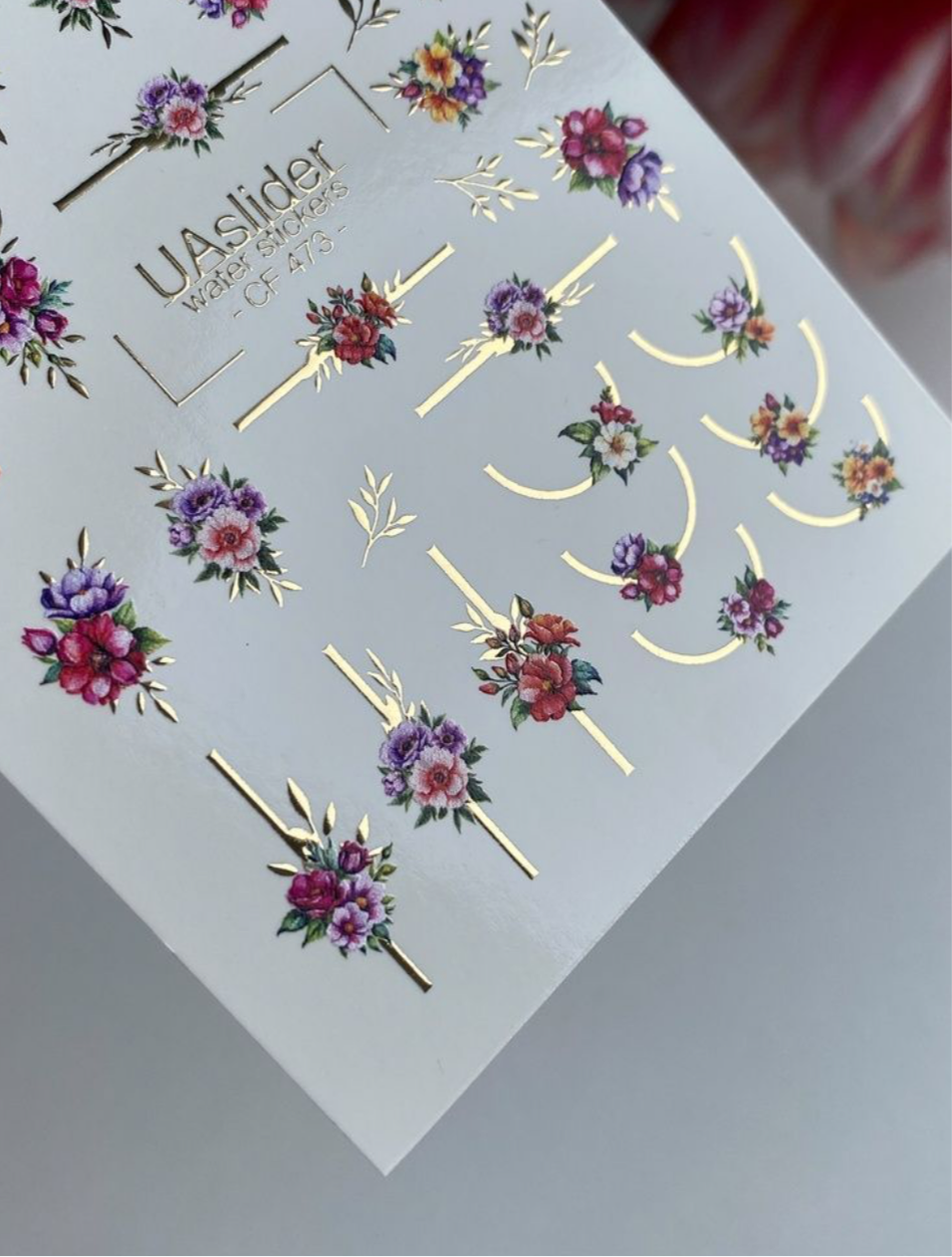 Color and Foil 473 – Blumige Eleganz mit goldenen Akzenten