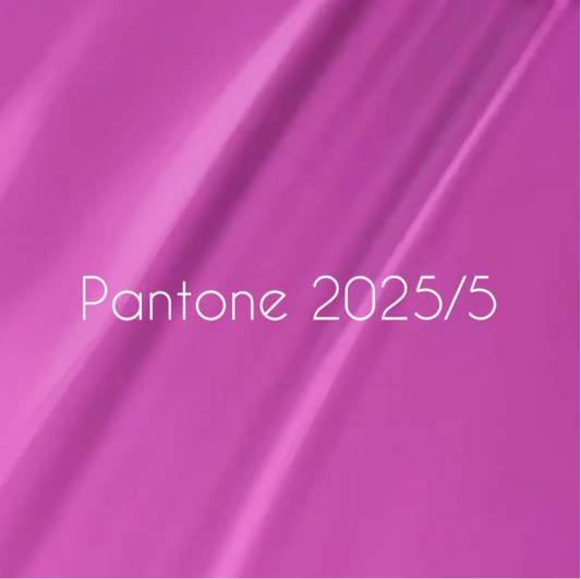 NAILSOFTHEDAY Let’s Special Pantone2025/5
Lavendel-Rosa, 10 ml
Ein sanfter, romantischer Ton, der jedes Outfit veredelt!