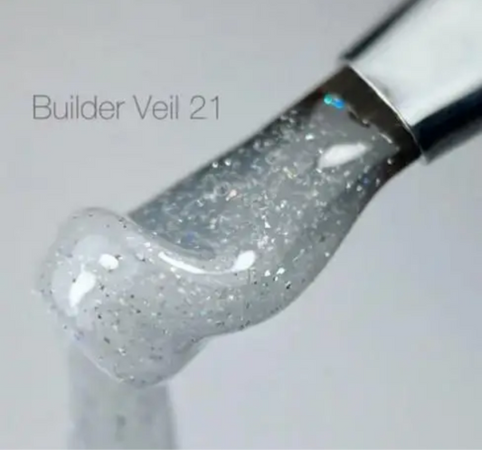 Saga Builder Veil Gel №21 – 15 ml
Milchig-weißer Farbton mit Blattmetall-Effekt – ein Blickfang mit Stil!