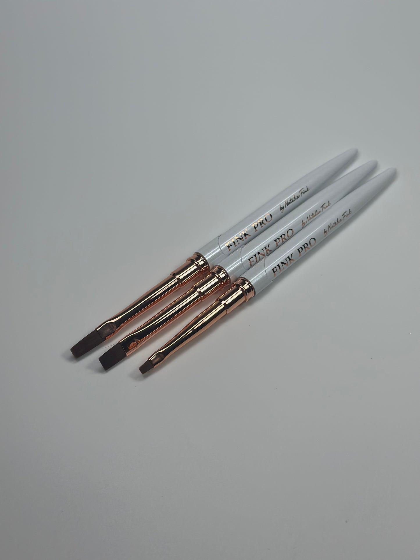 FINK PRO | Pinsel Flat Nr. 6

Precision Flat Brush

Sichere Linien. Klare Formen. Ein souveränes Ergebnis.