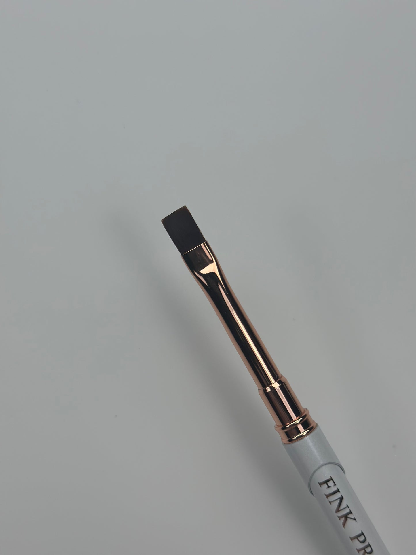 FINK PRO | Pinsel Flat Nr. 6

Precision Flat Brush

Sichere Linien. Klare Formen. Ein souveränes Ergebnis.