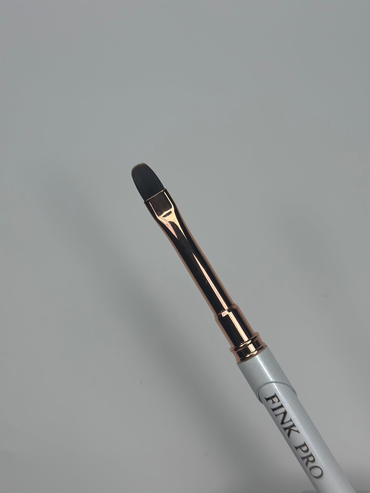 FINK PRO | Pinsel Oval Nr. 4

Precision Oval Brush

Sanfte Kontrolle. Perfekte Form. Ein makelloses Ergebnis.