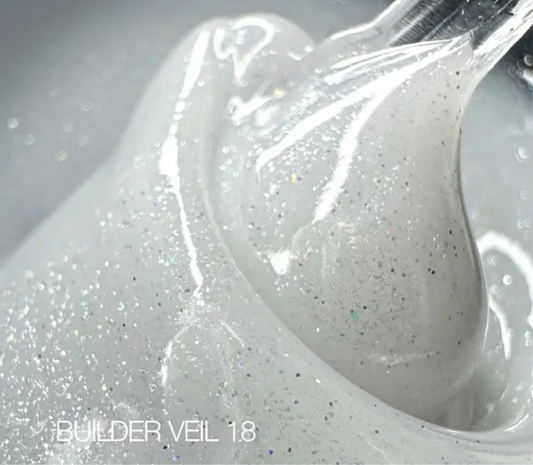 Saga Builder Veil Gel №18 – 15 ml
Milky mit Glitzer – für einen Hauch von Sternenstaub