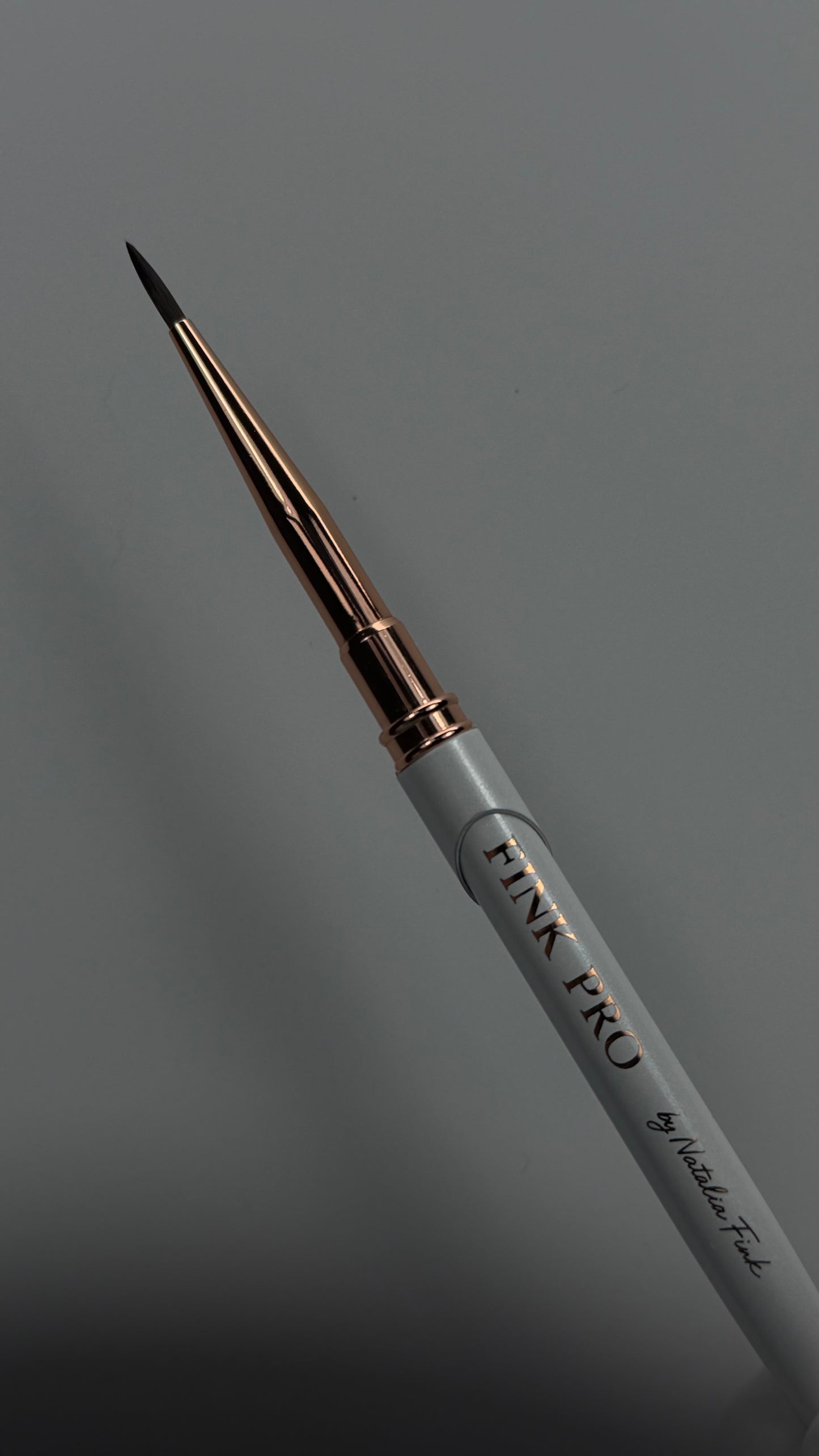 FINK PRO | Pinsel Painting

Precision Painting Brush

Sanfte Kontrolle. Tiefe Ausdruckskraft. Ein makelloses Finish.
