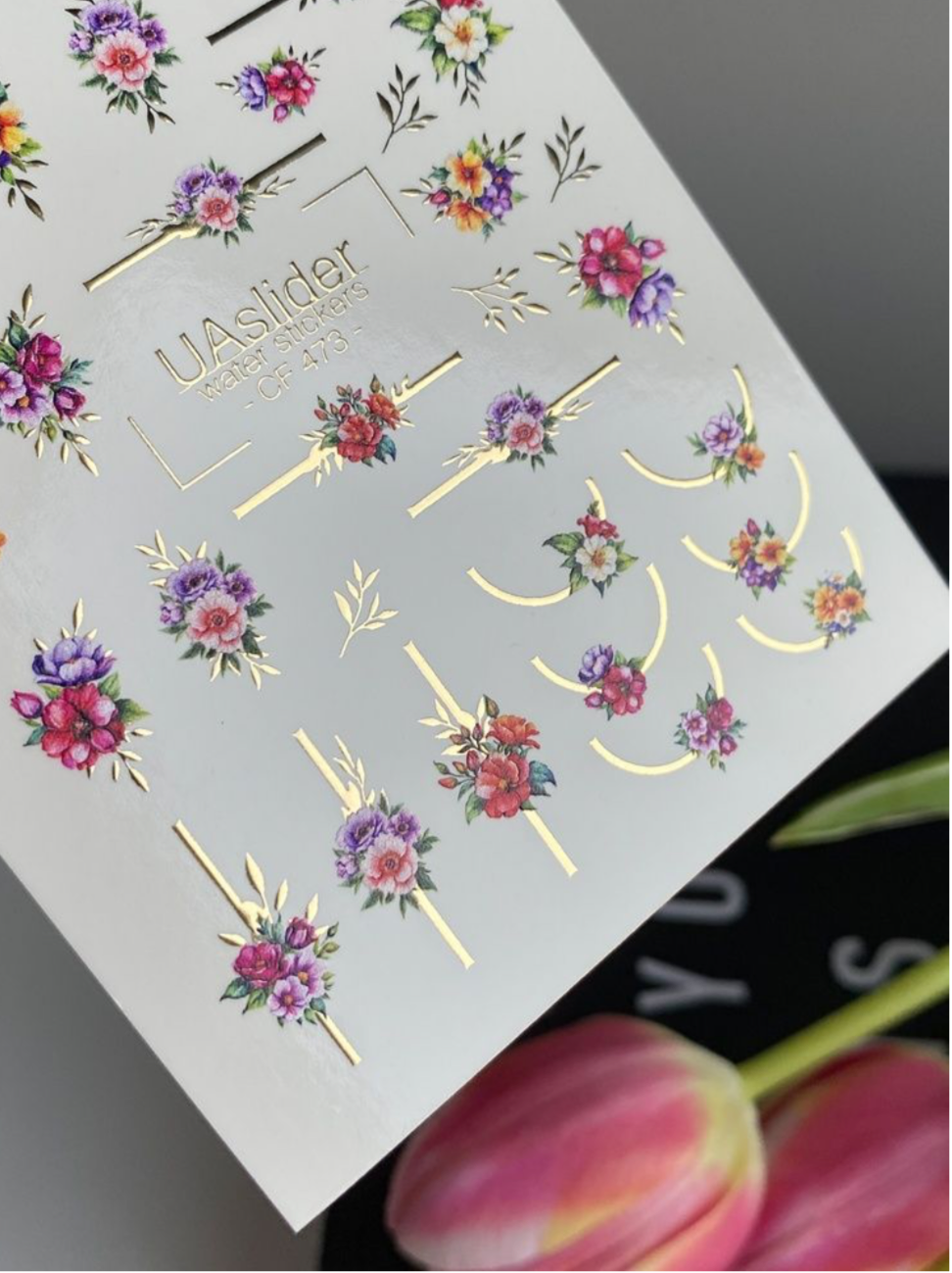 Color and Foil 473 – Blumige Eleganz mit goldenen Akzenten