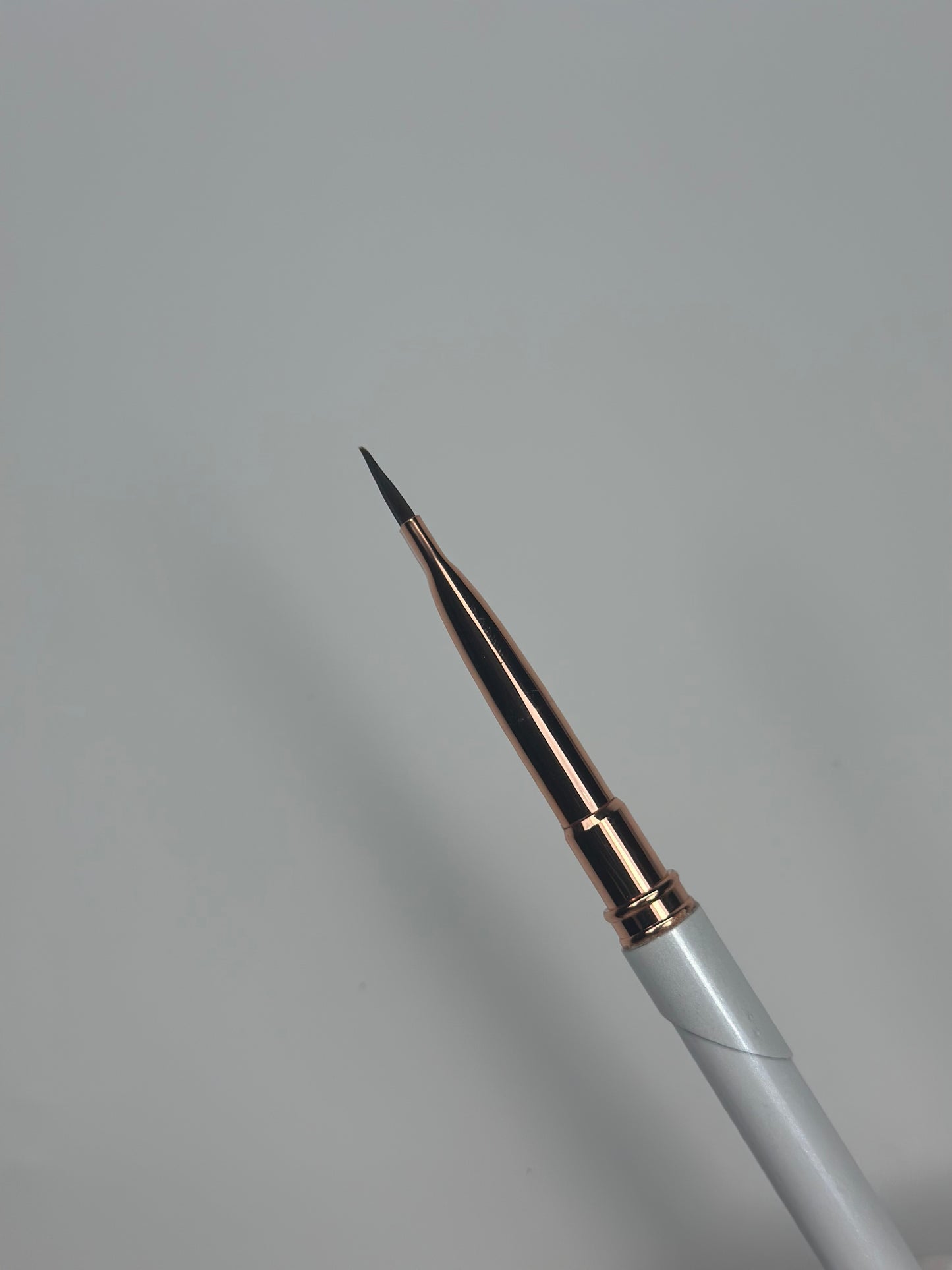 FINK PRO | Pinsel Oval Nr. 4

Precision Oval Brush

Sanfte Kontrolle. Perfekte Form. Ein makelloses Ergebnis.