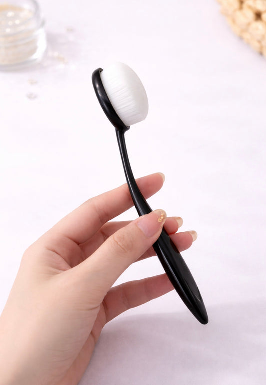 Nagel-Staubbürste Oval – Soft Brush zur Staubentfernung bei Maniküre & Pediküre