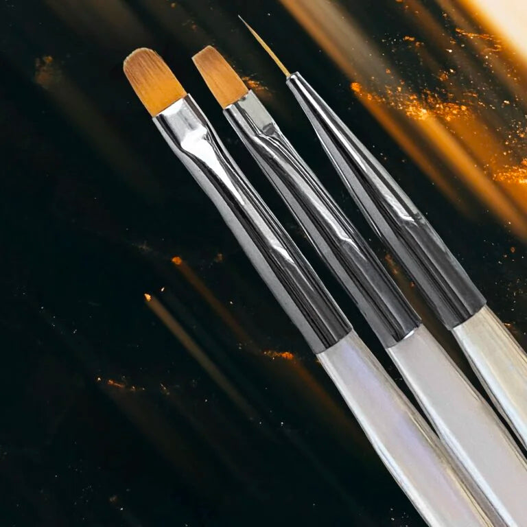 NAILSOFTHENIGHT Brush Oval